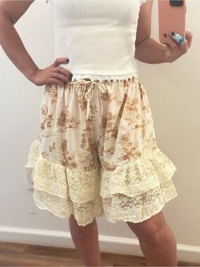 Boho Floral Bloomers Knee Length Pantaloons Layered Ruffle Lace Shorts New /M